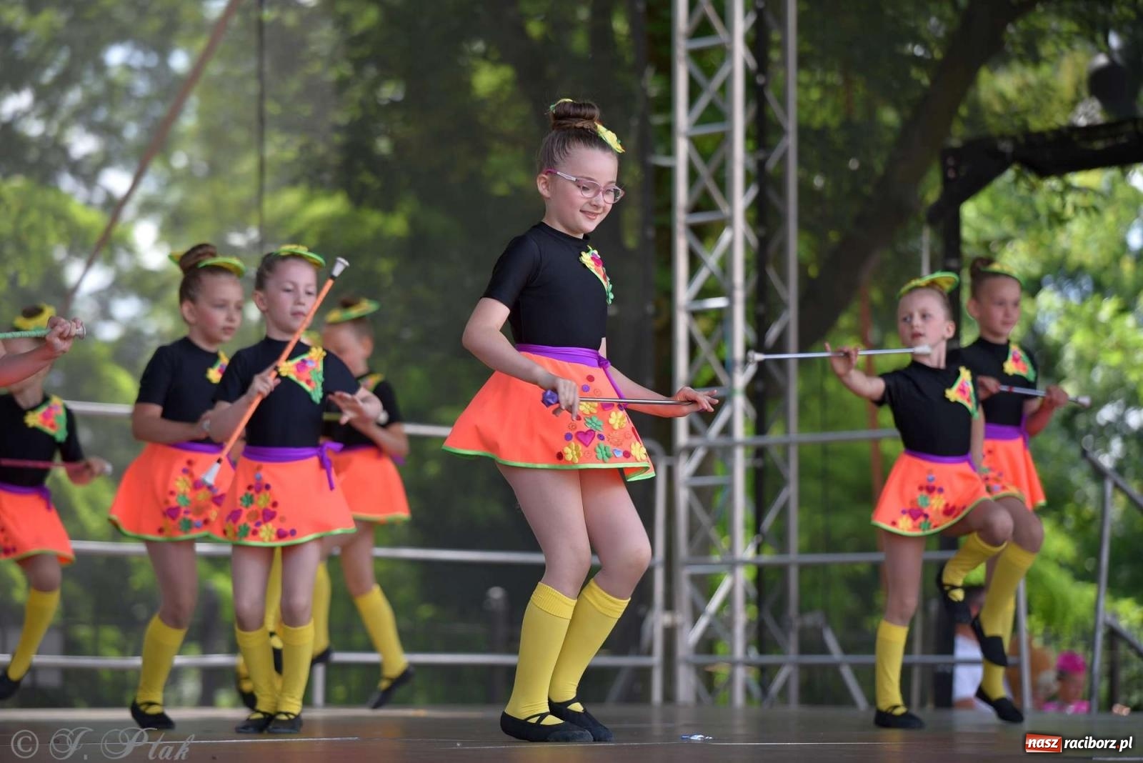 Zdjęcie w galerii na portalu naszraciborz.pl: Roztańczony raciborski zamek, czyli mażoretkowy zawrót głowy [FOTO i WIDEO] wiadomości z regionu