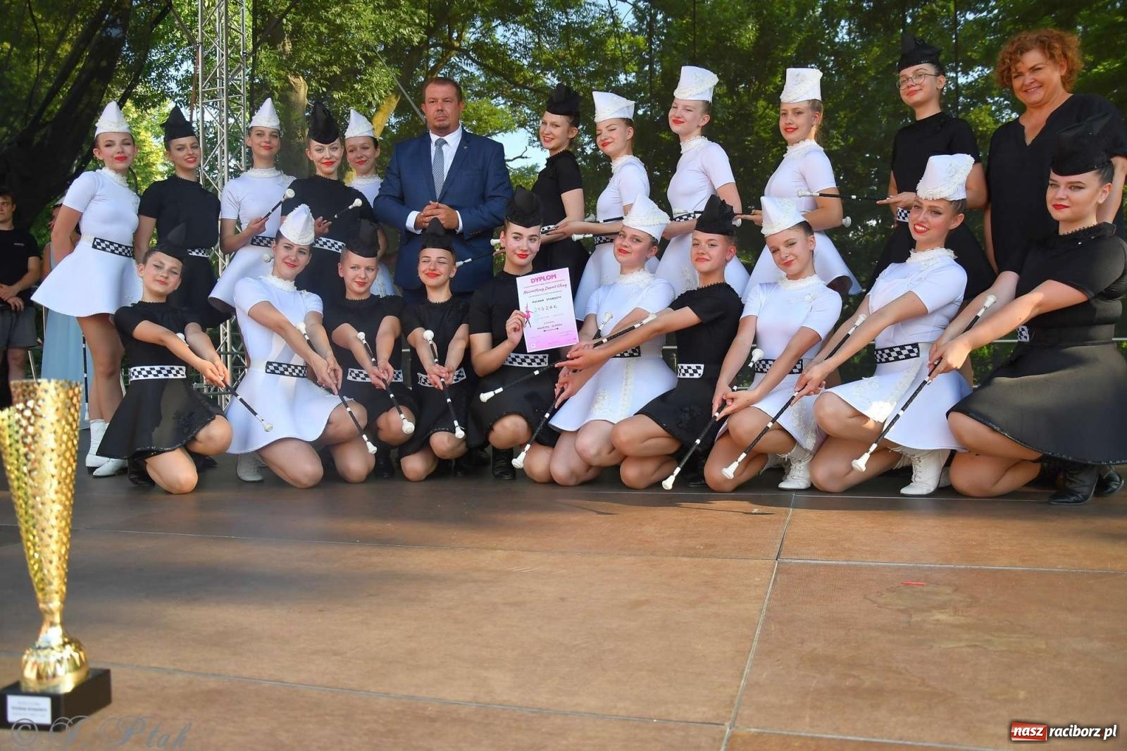 Zdjęcie w galerii na portalu naszraciborz.pl: Roztańczony raciborski zamek, czyli mażoretkowy zawrót głowy [FOTO i WIDEO] wiadomości z regionu