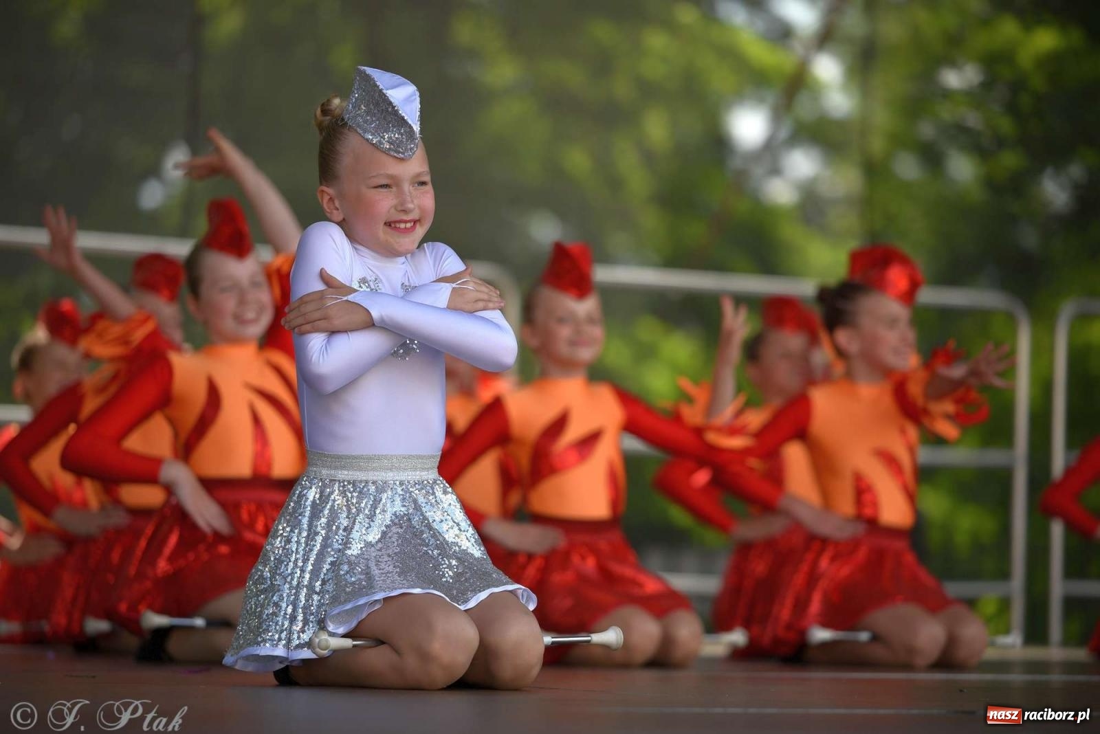 Zdjęcie w galerii na portalu naszraciborz.pl: Roztańczony raciborski zamek, czyli mażoretkowy zawrót głowy [FOTO i WIDEO] wiadomości z regionu