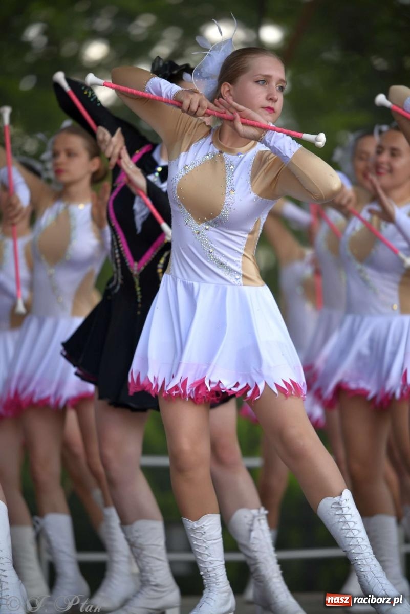 Zdjęcie w galerii na portalu naszraciborz.pl: Roztańczony raciborski zamek, czyli mażoretkowy zawrót głowy [FOTO i WIDEO] wiadomości z regionu