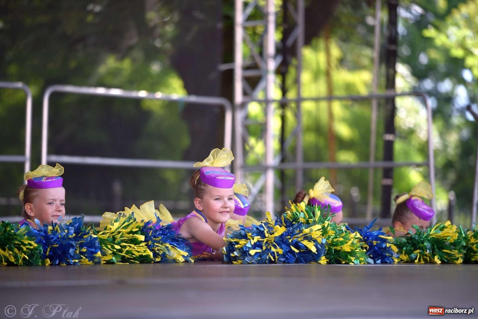 Zdjęcie w galerii na portalu naszraciborz.pl: Roztańczony raciborski zamek, czyli mażoretkowy zawrót głowy [FOTO i WIDEO] wiadomości z regionu