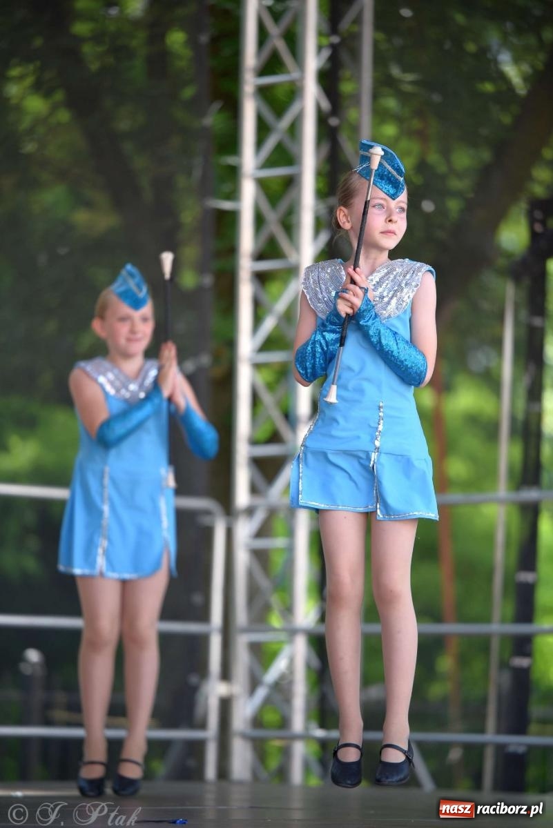 Zdjęcie w galerii na portalu naszraciborz.pl: Roztańczony raciborski zamek, czyli mażoretkowy zawrót głowy [FOTO i WIDEO] wiadomości z regionu