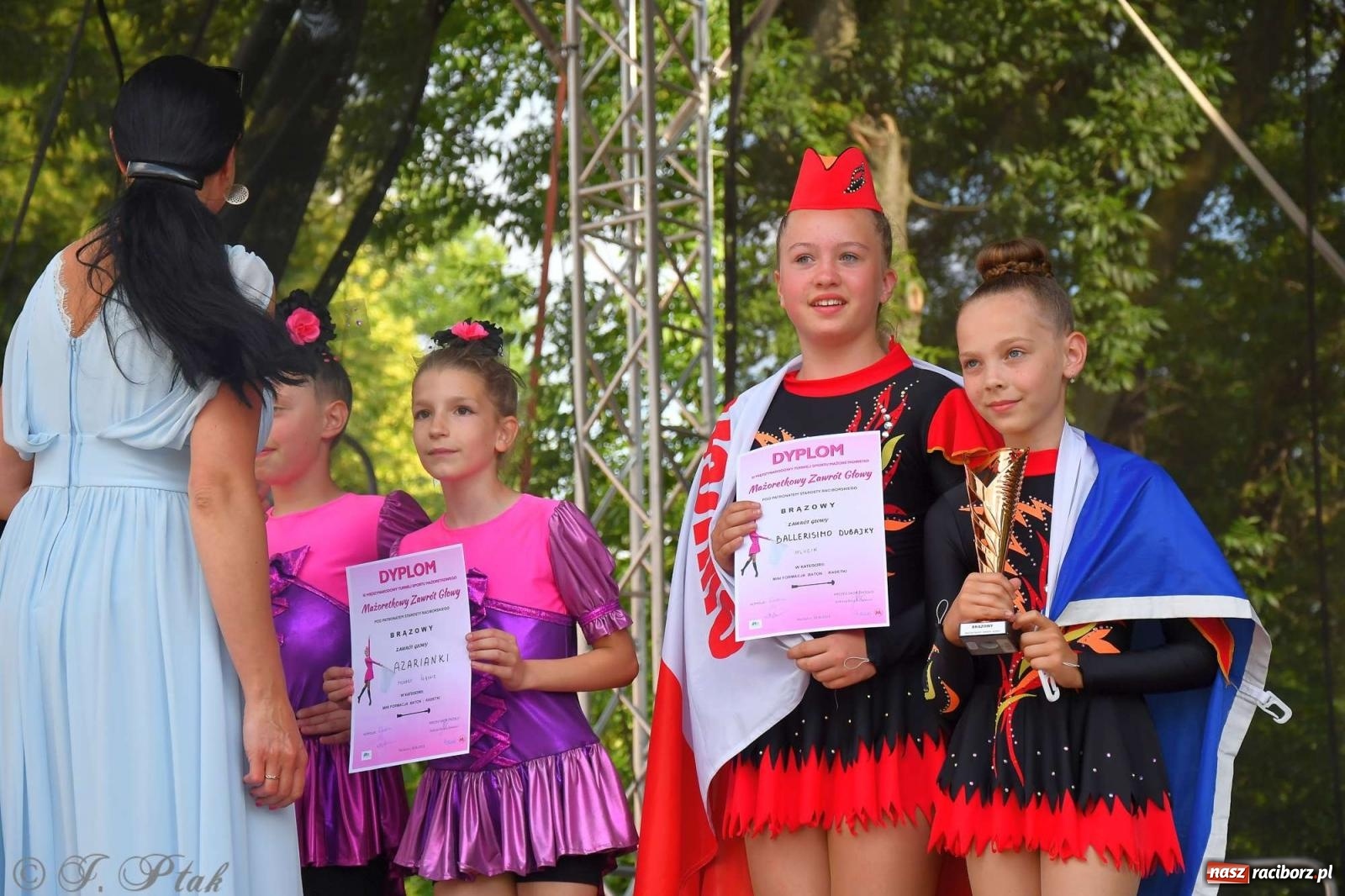 Zdjęcie w galerii na portalu naszraciborz.pl: Roztańczony raciborski zamek, czyli mażoretkowy zawrót głowy [FOTO i WIDEO] wiadomości z regionu