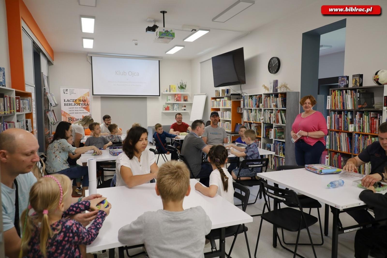 Zdjęcie w galerii na portalu naszraciborz.pl: Pierwsze urodziny raciborskiego Klubu Ojca wiadomości z regionu
