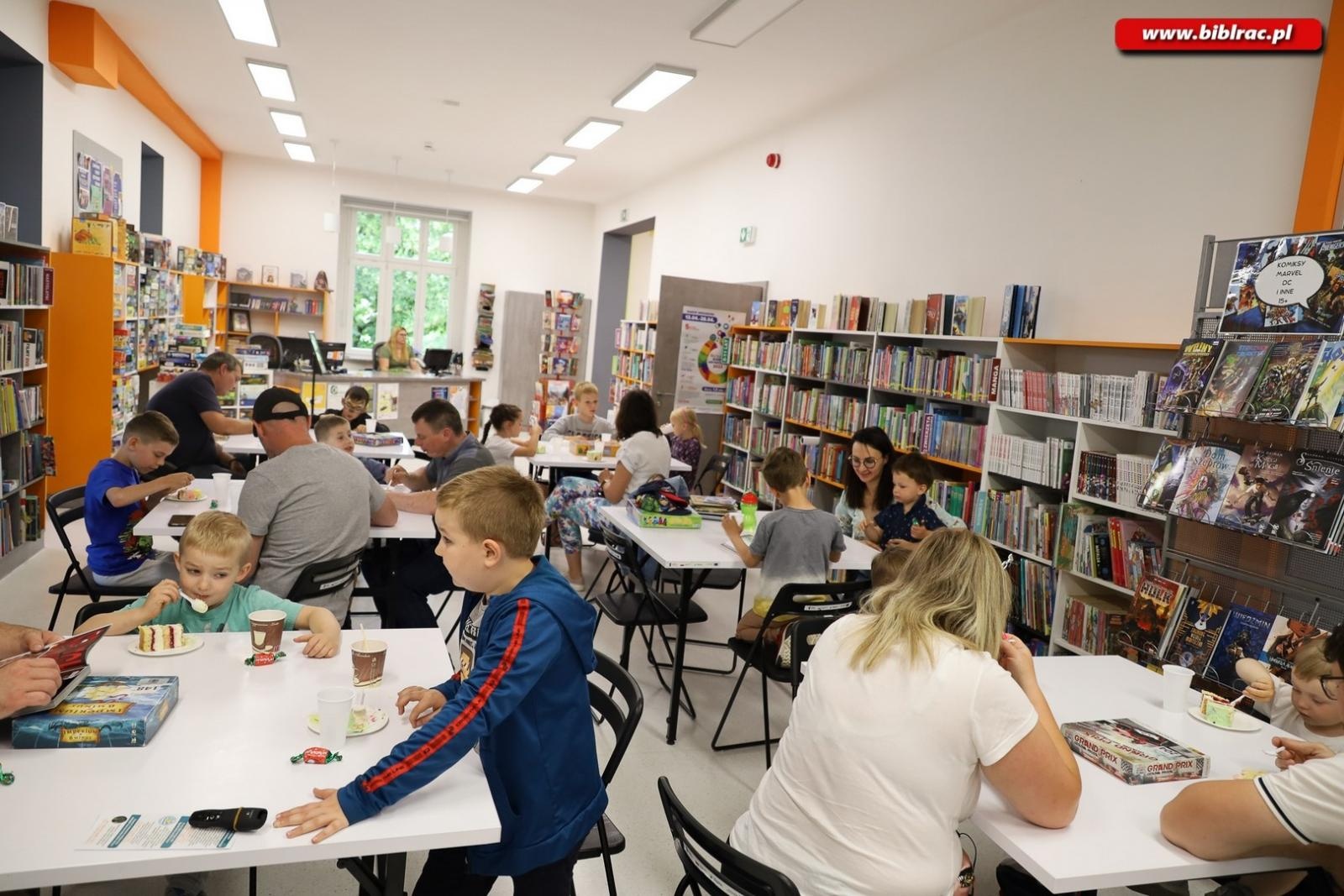 Zdjęcie w galerii na portalu naszraciborz.pl: Pierwsze urodziny raciborskiego Klubu Ojca wiadomości z regionu