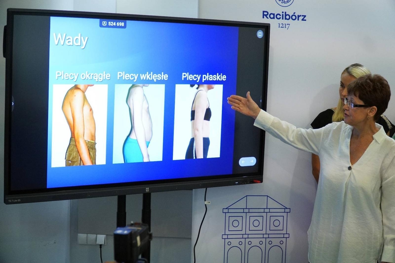 Zdjęcie w galerii na portalu naszraciborz.pl: Racibórz kontynuuje badania wad postawy u dzieci wiadomości z regionu