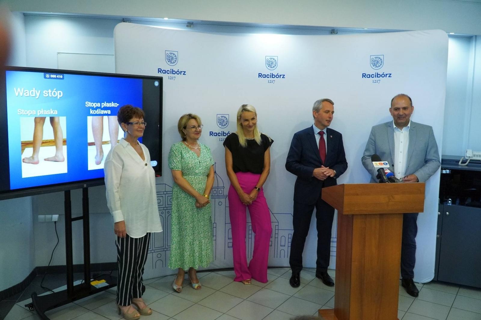 Zdjęcie w galerii na portalu naszraciborz.pl: Racibórz kontynuuje badania wad postawy u dzieci wiadomości z regionu