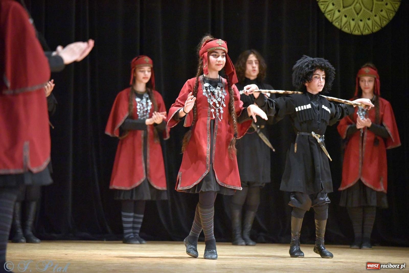 Zdjęcie w galerii na portalu naszraciborz.pl: Tseruli z Gruzji oraz Galicka Wiesiełka z Ukrainy na deskach RCK [FOTO i WIDEO] wiadomości z regionu