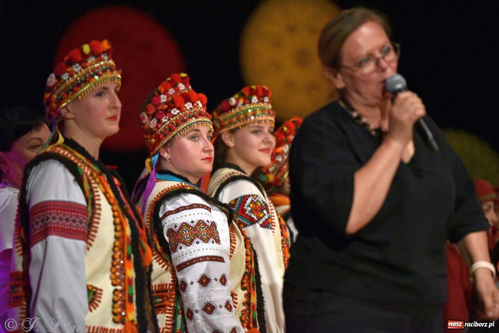 Zdjęcie w galerii na portalu naszraciborz.pl: Tseruli z Gruzji oraz Galicka Wiesiełka z Ukrainy na deskach RCK [FOTO i WIDEO] wiadomości z regionu