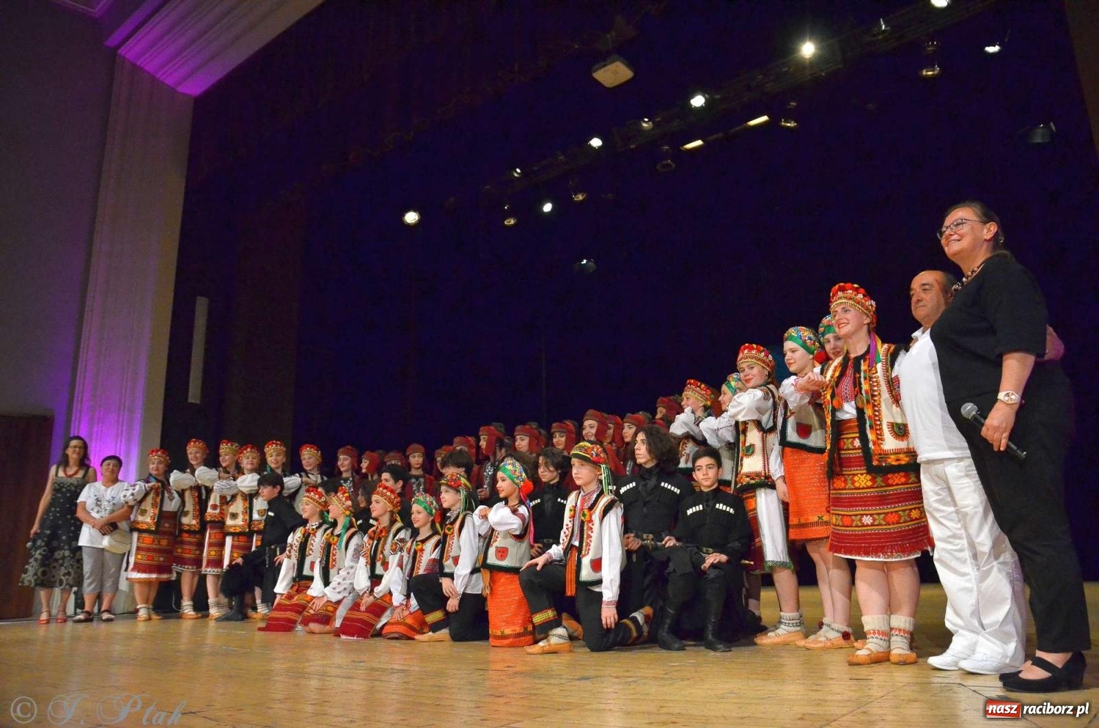 Zdjęcie w galerii na portalu naszraciborz.pl: Tseruli z Gruzji oraz Galicka Wiesiełka z Ukrainy na deskach RCK [FOTO i WIDEO] wiadomości z regionu