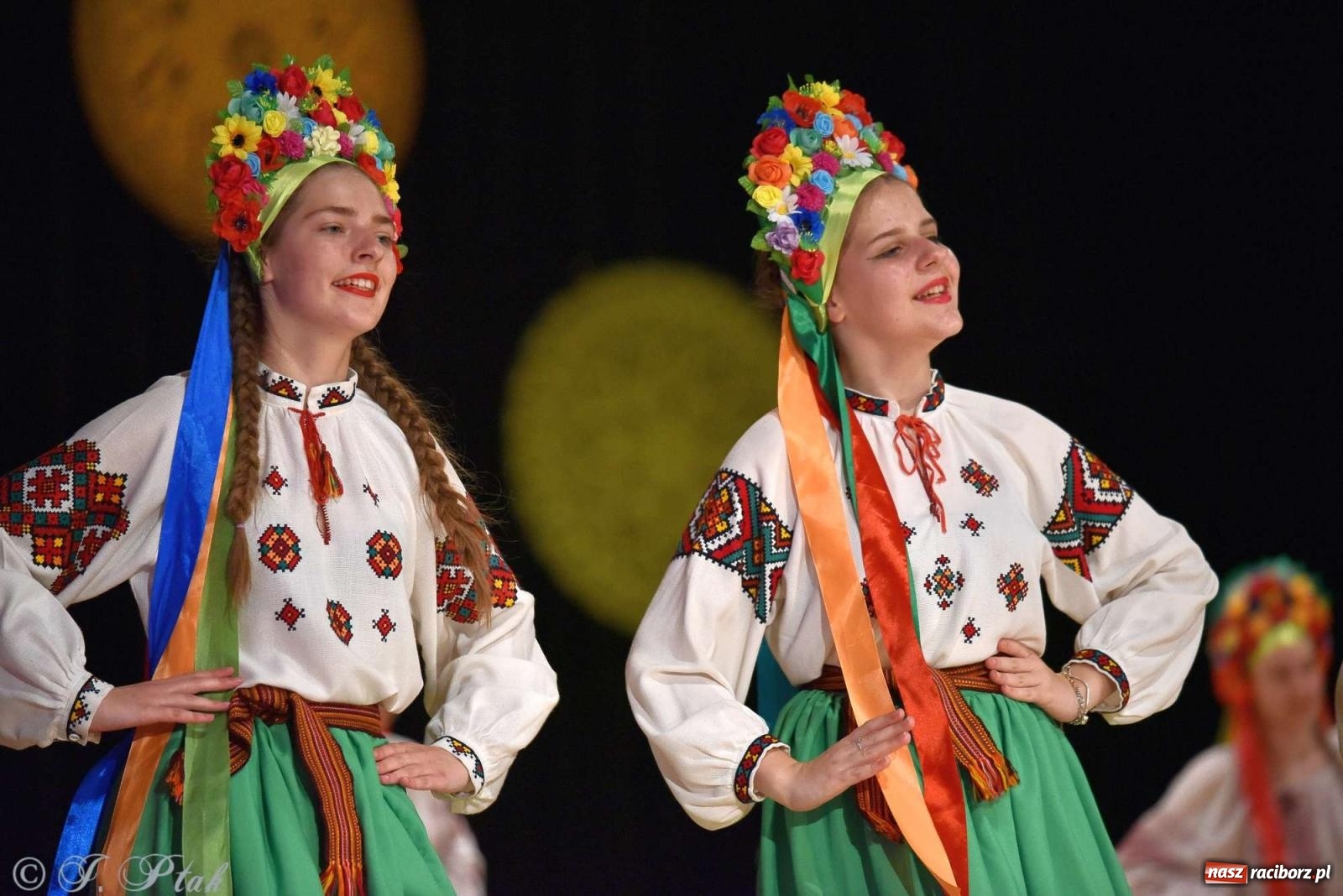 Zdjęcie w galerii na portalu naszraciborz.pl: Tseruli z Gruzji oraz Galicka Wiesiełka z Ukrainy na deskach RCK [FOTO i WIDEO] wiadomości z regionu