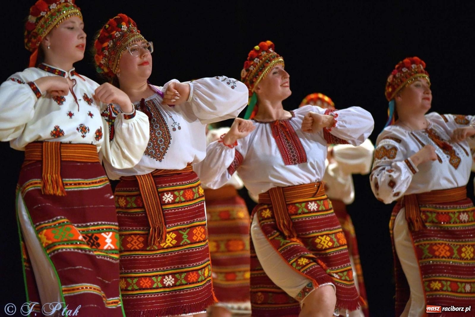 Zdjęcie w galerii na portalu naszraciborz.pl: Tseruli z Gruzji oraz Galicka Wiesiełka z Ukrainy na deskach RCK [FOTO i WIDEO] wiadomości z regionu