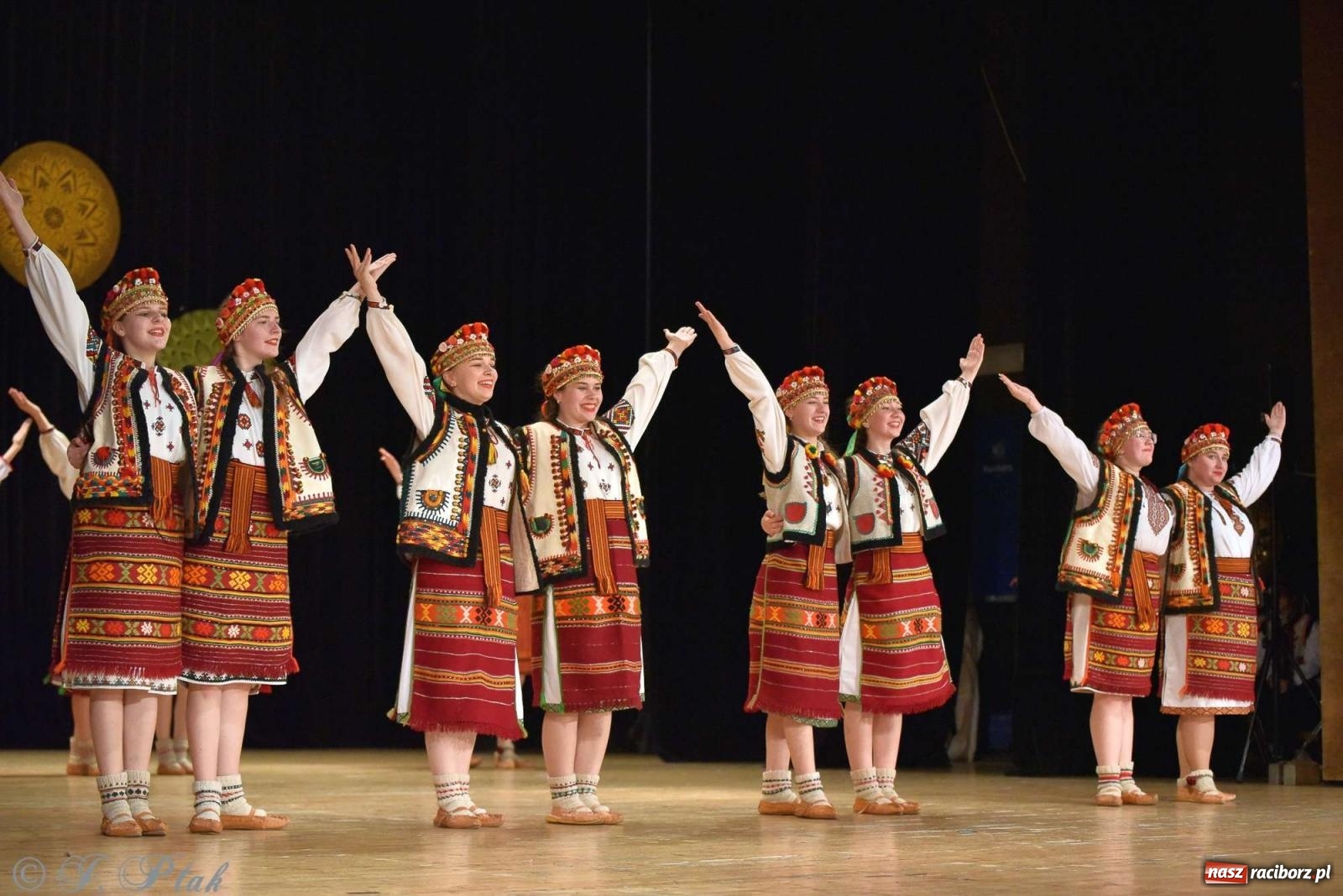 Zdjęcie w galerii na portalu naszraciborz.pl: Tseruli z Gruzji oraz Galicka Wiesiełka z Ukrainy na deskach RCK [FOTO i WIDEO] wiadomości z regionu