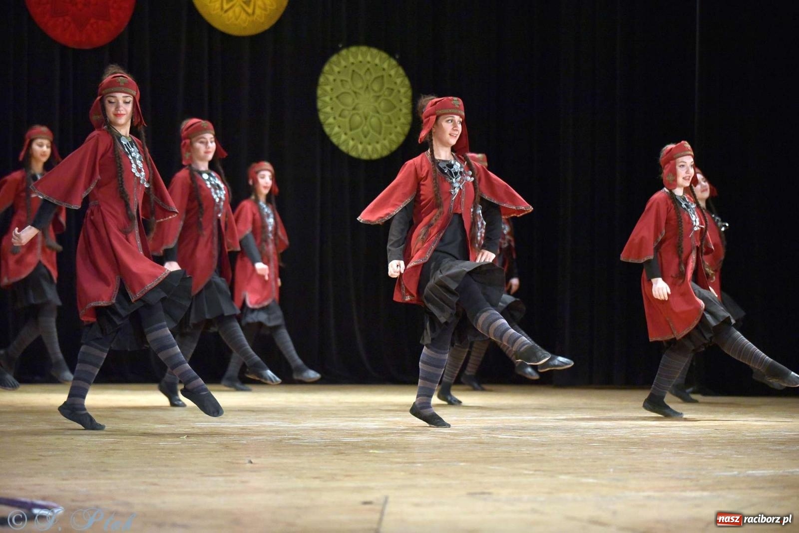 Zdjęcie w galerii na portalu naszraciborz.pl: Tseruli z Gruzji oraz Galicka Wiesiełka z Ukrainy na deskach RCK [FOTO i WIDEO] wiadomości z regionu