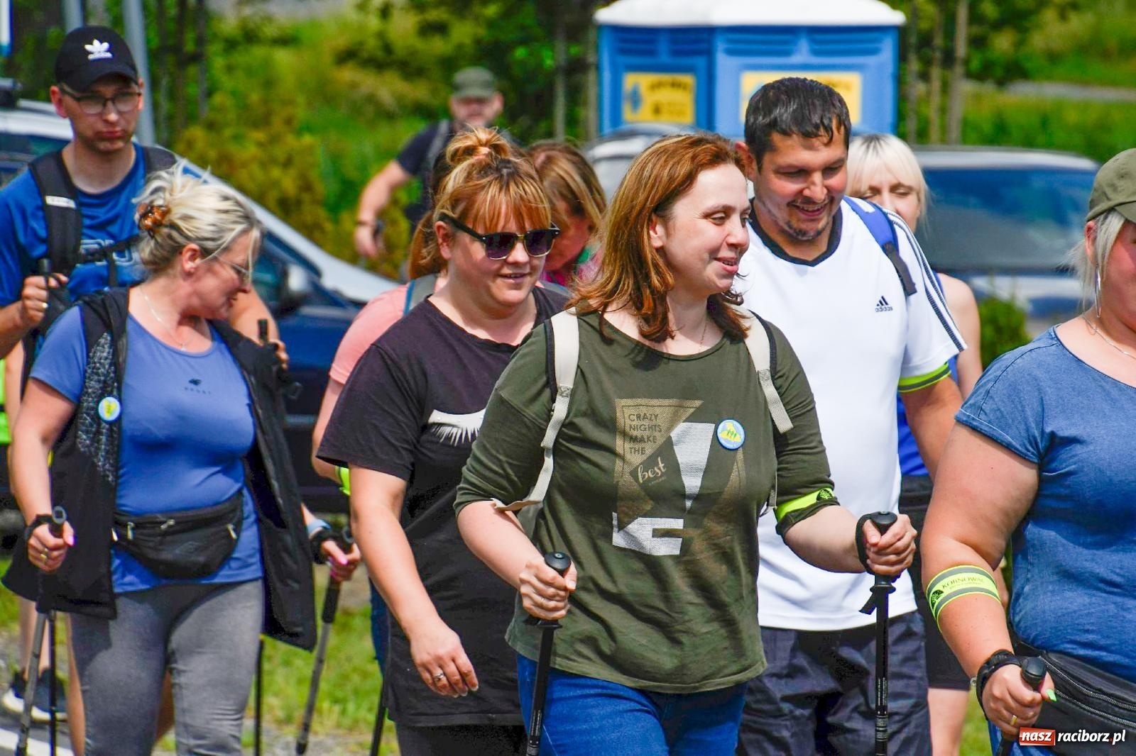Zdjęcie w galerii na portalu naszraciborz.pl: Przemierzali z kijkami gminę z widokami wiadomości z regionu