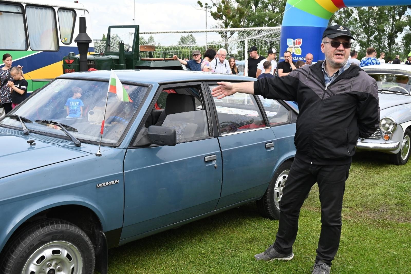 Zdjęcie w galerii na portalu naszraciborz.pl: Zlot w Zabełkowie. Stroje skrojone pod model oldtimera  wiadomości z regionu