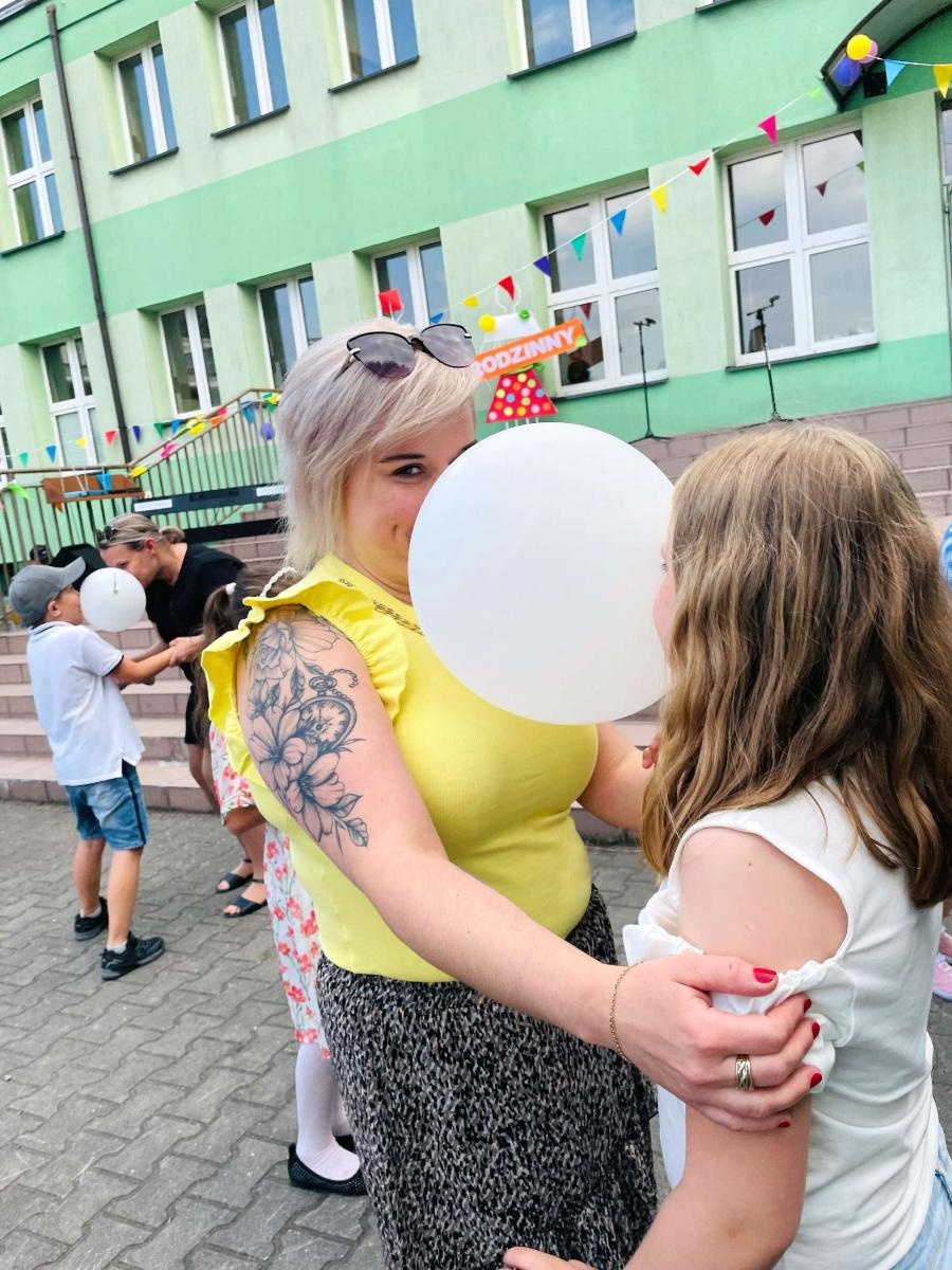 Zdjęcie w galerii na portalu naszraciborz.pl: Przedwakacyjny rodzinny festyn w SP 13 wiadomości z regionu