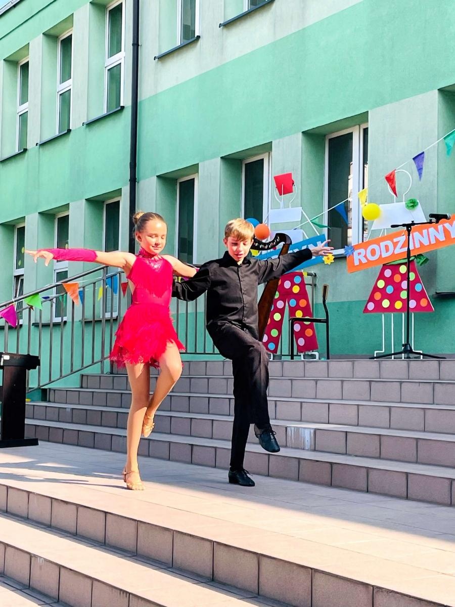 Zdjęcie w galerii na portalu naszraciborz.pl: Przedwakacyjny rodzinny festyn w SP 13 wiadomości z regionu