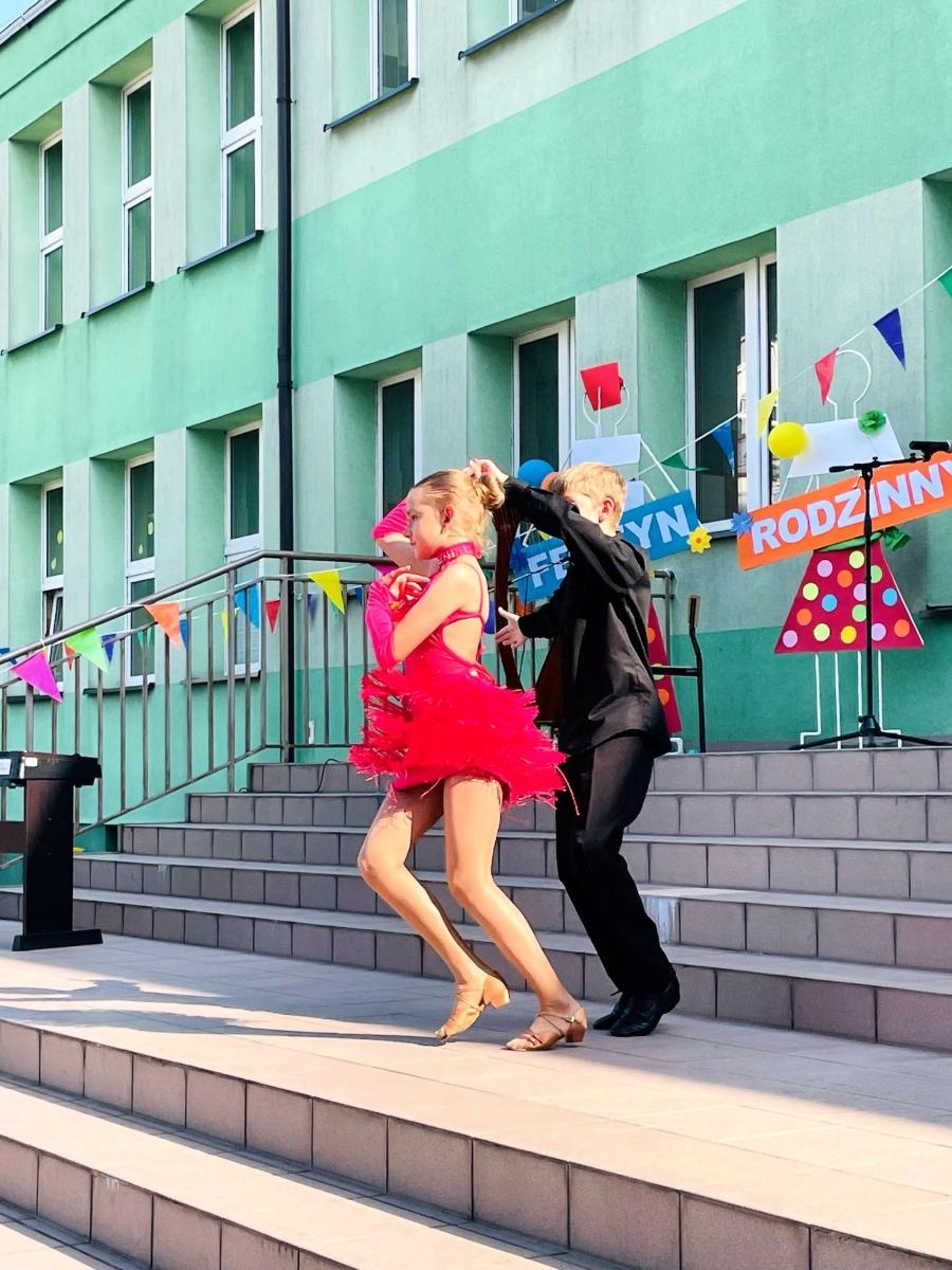 Zdjęcie w galerii na portalu naszraciborz.pl: Przedwakacyjny rodzinny festyn w SP 13 wiadomości z regionu