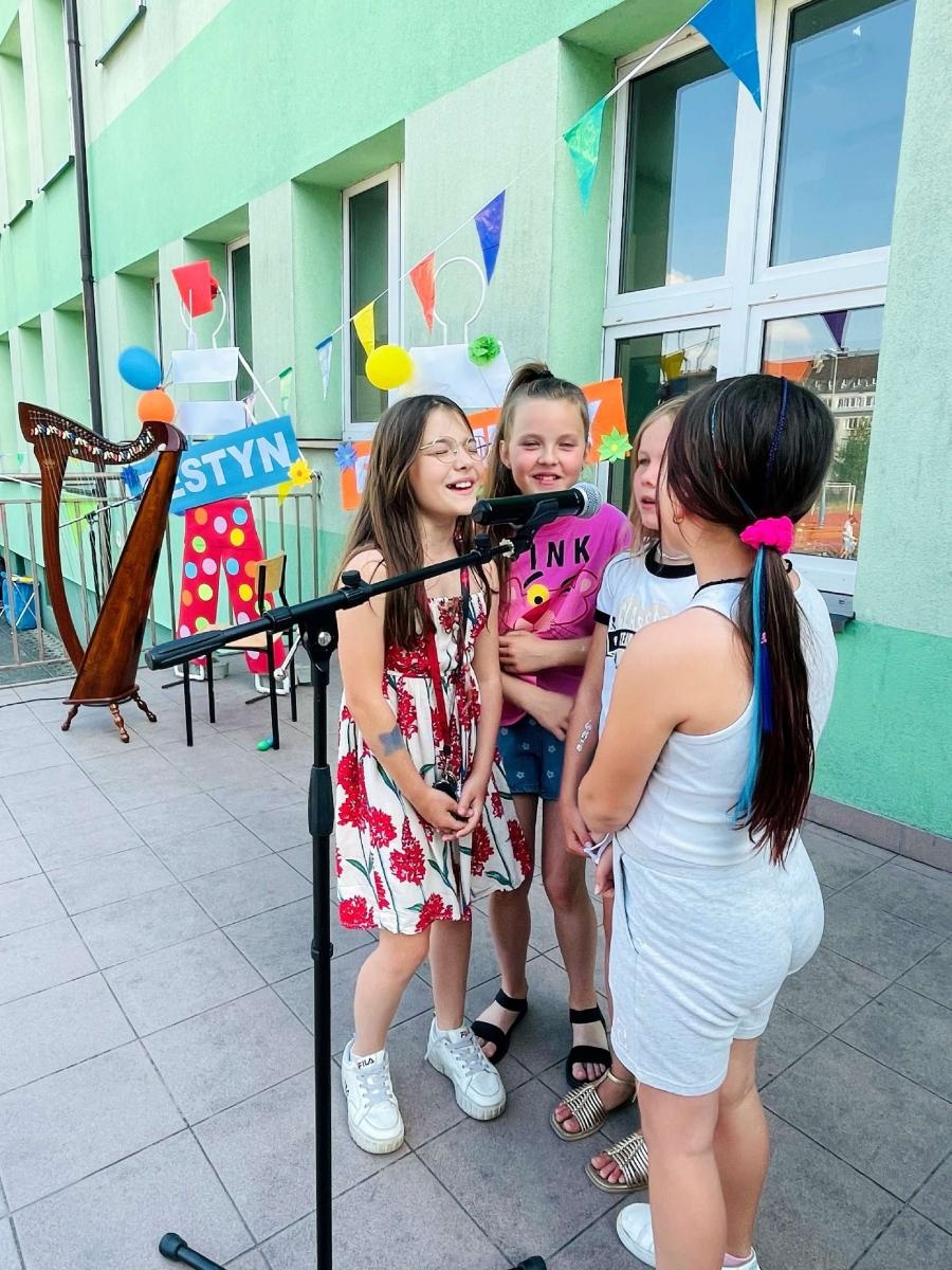 Zdjęcie w galerii na portalu naszraciborz.pl: Przedwakacyjny rodzinny festyn w SP 13 wiadomości z regionu