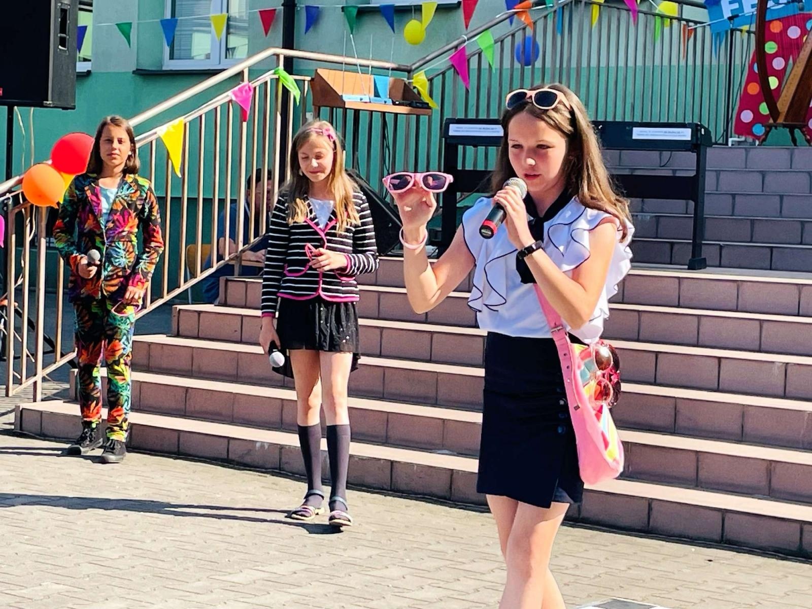 Zdjęcie w galerii na portalu naszraciborz.pl: Przedwakacyjny rodzinny festyn w SP 13 wiadomości z regionu