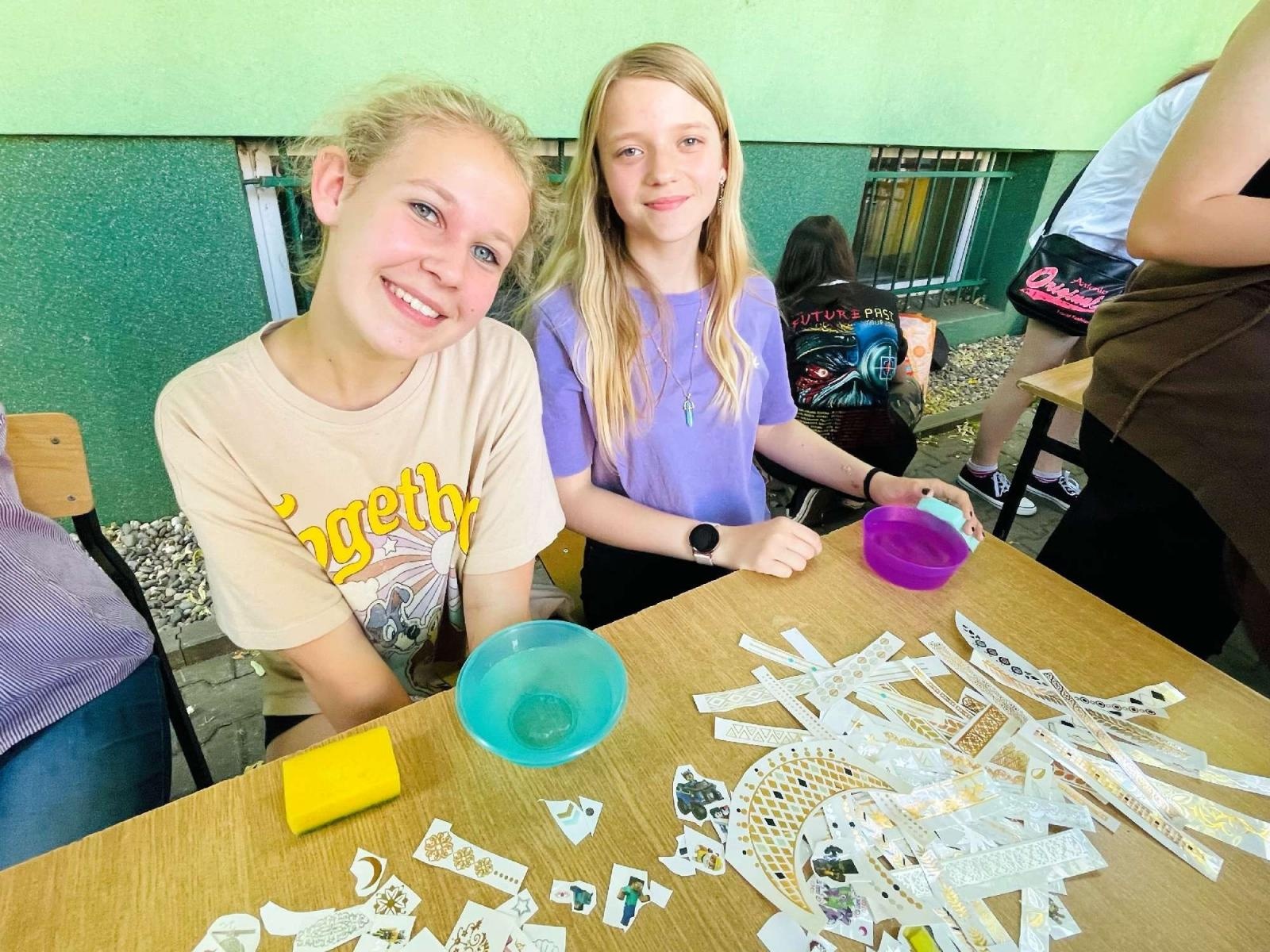 Zdjęcie w galerii na portalu naszraciborz.pl: Przedwakacyjny rodzinny festyn w SP 13 wiadomości z regionu