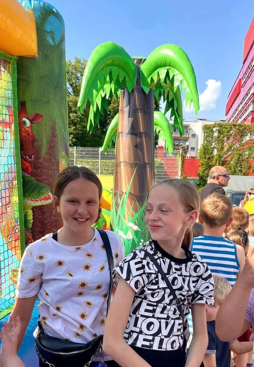 Zdjęcie w galerii na portalu naszraciborz.pl: Przedwakacyjny rodzinny festyn w SP 13 wiadomości z regionu