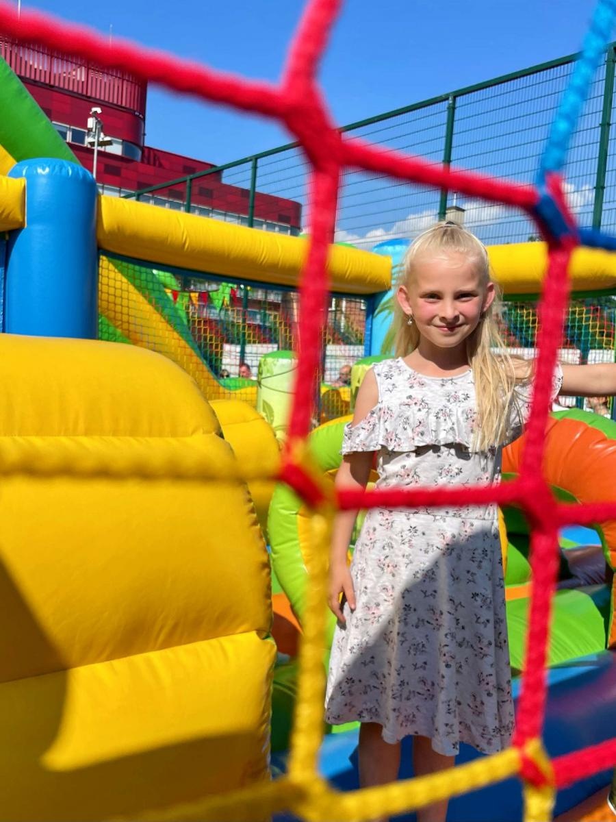 Zdjęcie w galerii na portalu naszraciborz.pl: Przedwakacyjny rodzinny festyn w SP 13 wiadomości z regionu