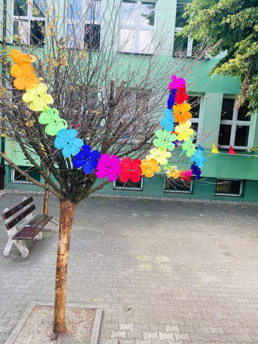 Zdjęcie w galerii na portalu naszraciborz.pl: Przedwakacyjny rodzinny festyn w SP 13 wiadomości z regionu