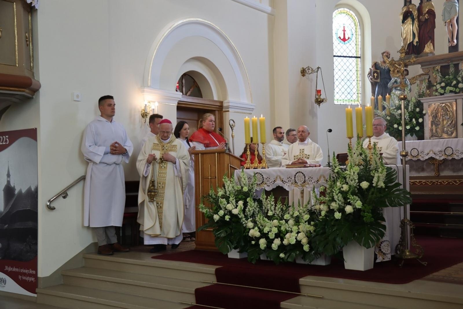 Zdjęcie w galerii na portalu naszraciborz.pl: 800 lat Sławikowa. Parafia hucznie świętowała urodziny wiadomości z regionu
