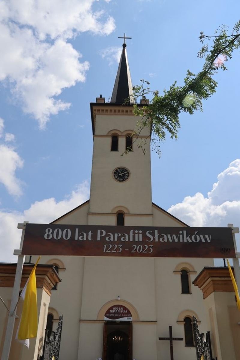 Zdjęcie w galerii na portalu naszraciborz.pl: 800 lat Sławikowa. Parafia hucznie świętowała urodziny wiadomości z regionu