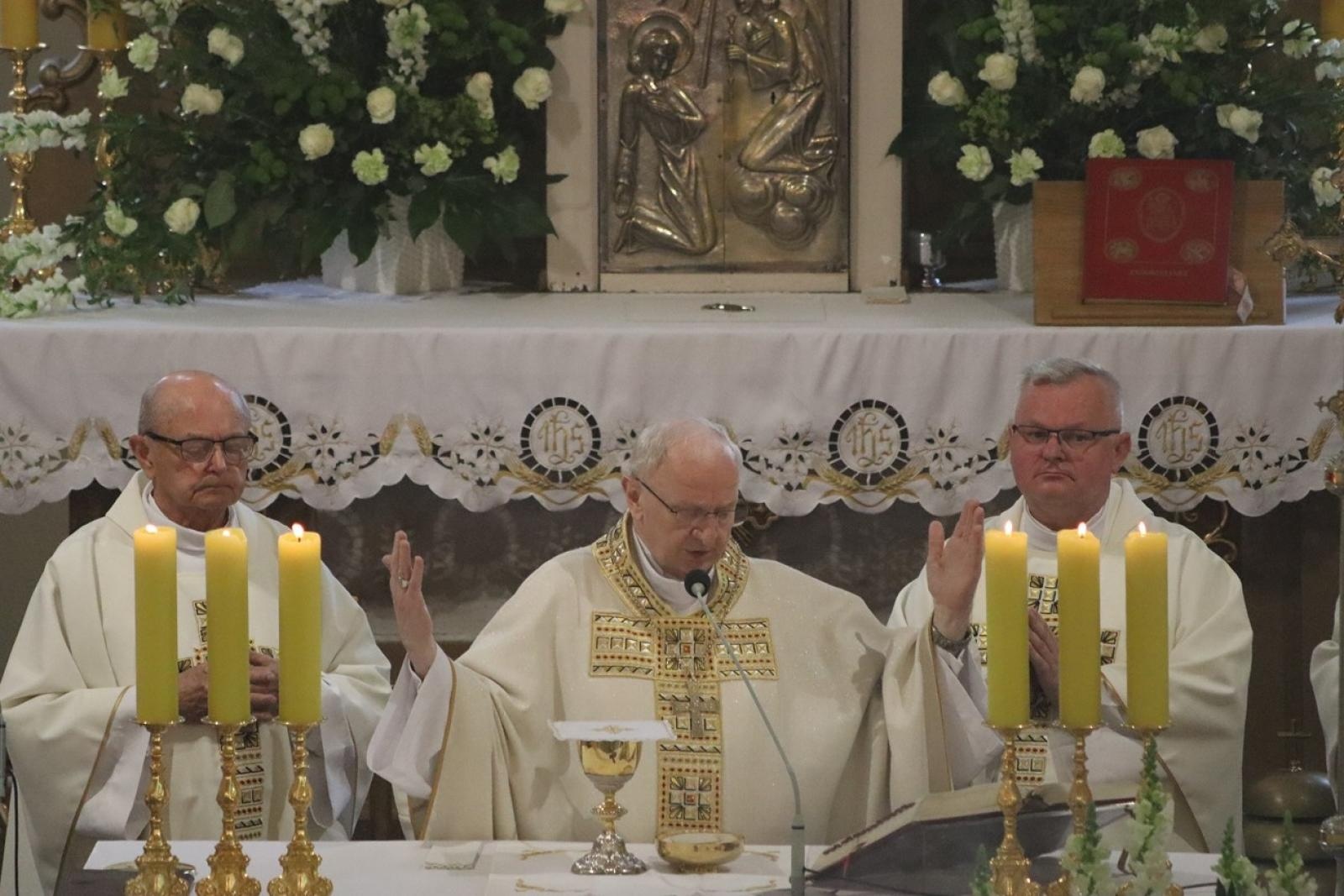 Zdjęcie w galerii na portalu naszraciborz.pl: 800 lat Sławikowa. Parafia hucznie świętowała urodziny wiadomości z regionu