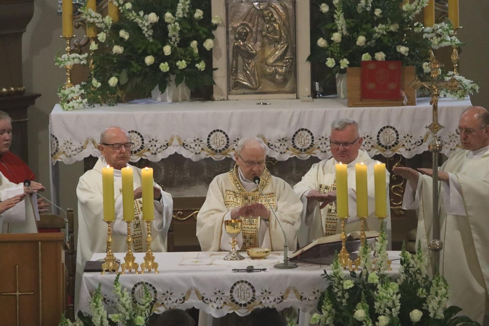 Zdjęcie w galerii na portalu naszraciborz.pl: 800 lat Sławikowa. Parafia hucznie świętowała urodziny wiadomości z regionu