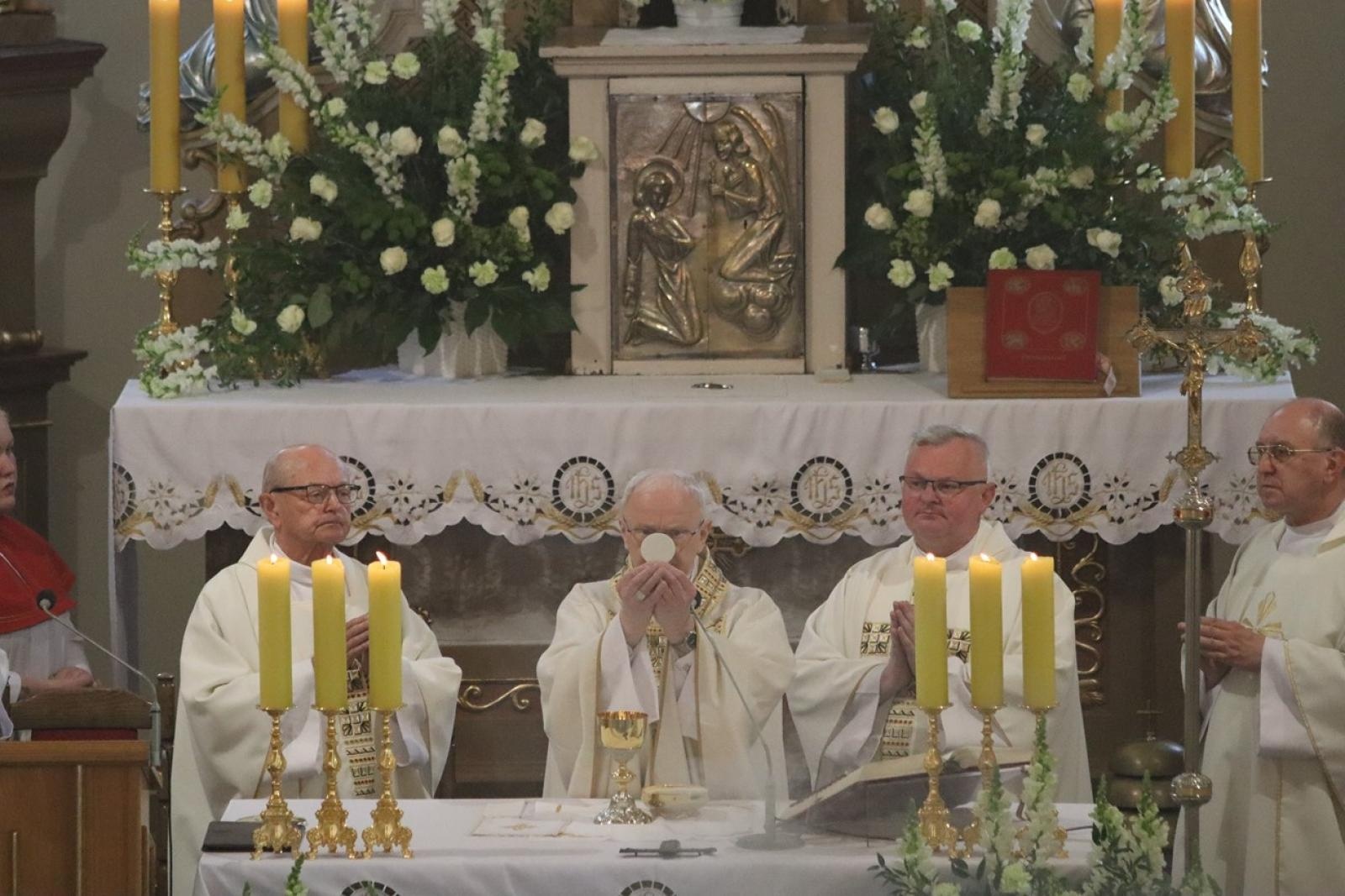 Zdjęcie w galerii na portalu naszraciborz.pl: 800 lat Sławikowa. Parafia hucznie świętowała urodziny wiadomości z regionu