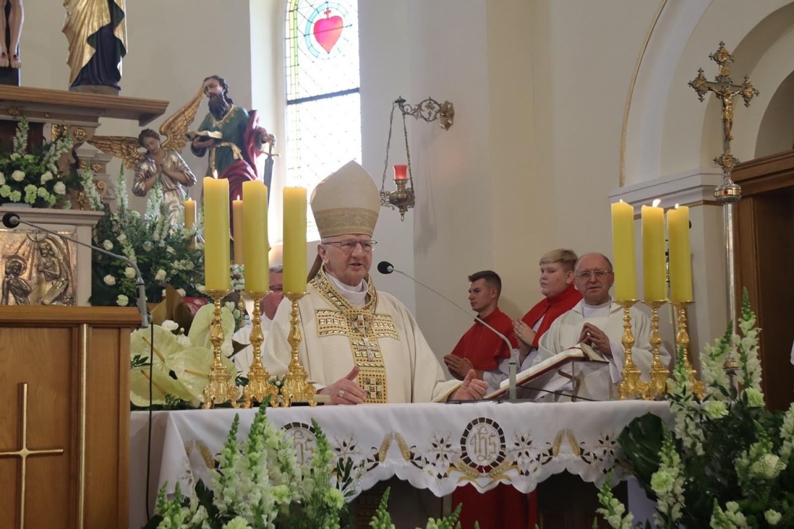 Zdjęcie w galerii na portalu naszraciborz.pl: 800 lat Sławikowa. Parafia hucznie świętowała urodziny wiadomości z regionu