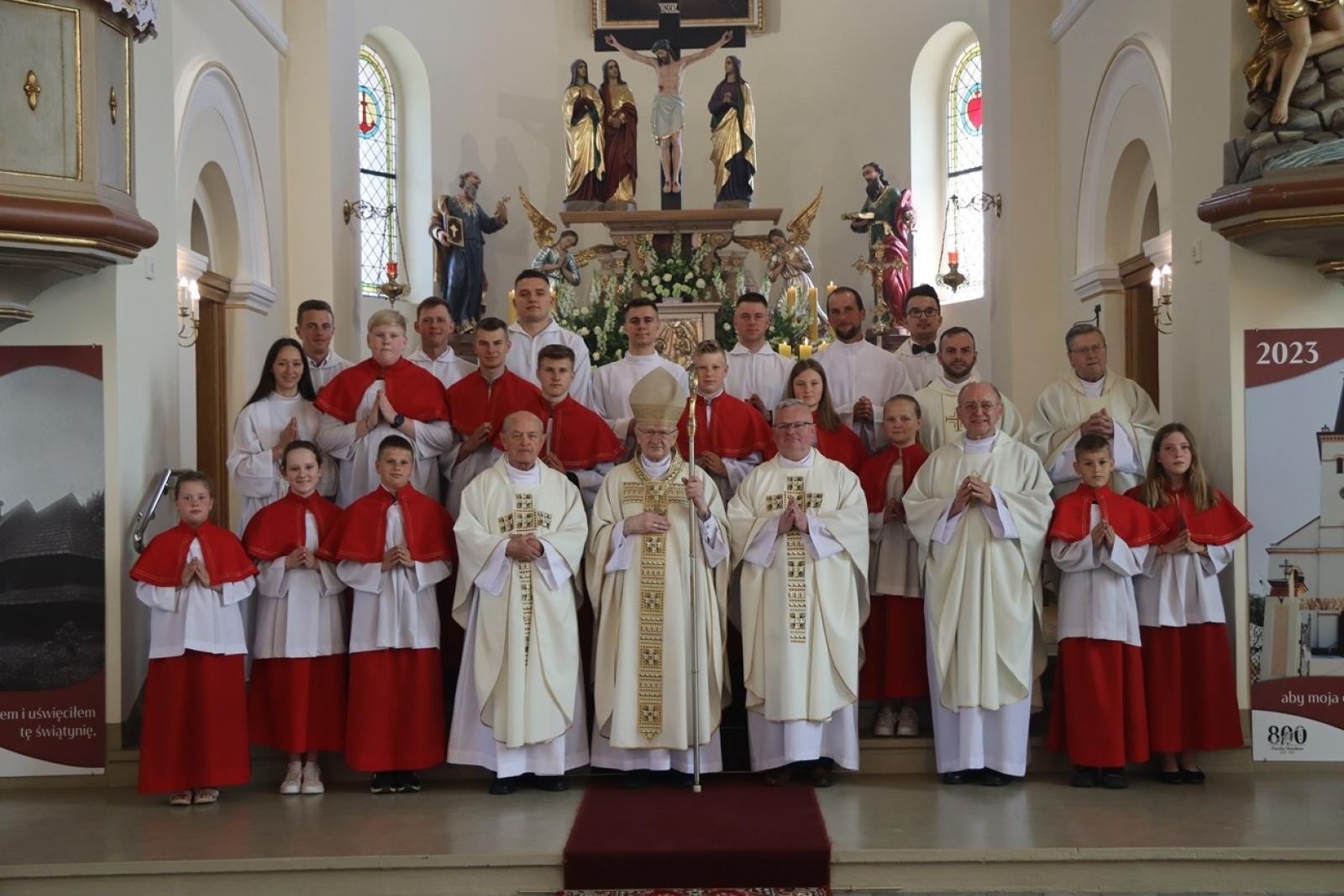 Zdjęcie w galerii na portalu naszraciborz.pl: 800 lat Sławikowa. Parafia hucznie świętowała urodziny wiadomości z regionu