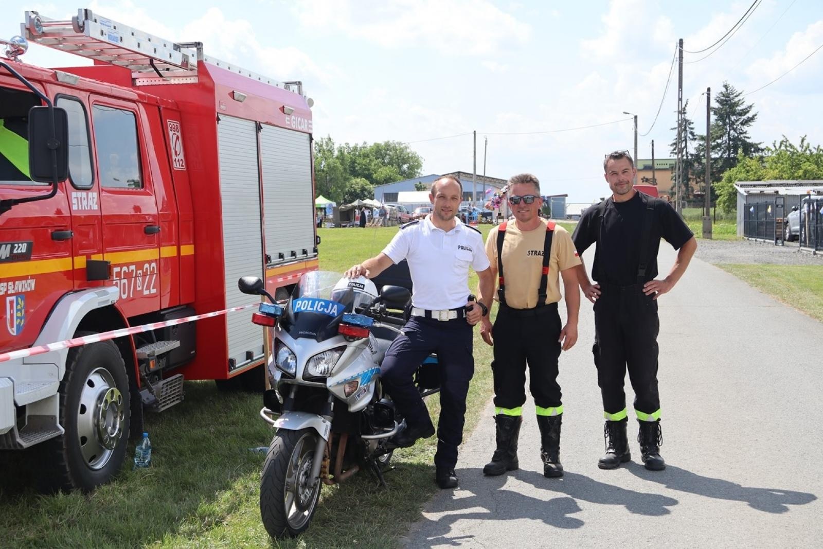 Zdjęcie w galerii na portalu naszraciborz.pl: 800 lat Sławikowa. Parafia hucznie świętowała urodziny wiadomości z regionu