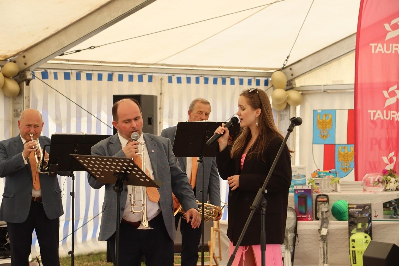 Zdjęcie w galerii na portalu naszraciborz.pl: 800 lat Sławikowa. Parafia hucznie świętowała urodziny wiadomości z regionu