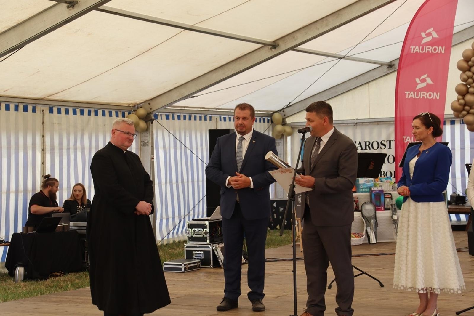 Zdjęcie w galerii na portalu naszraciborz.pl: 800 lat Sławikowa. Parafia hucznie świętowała urodziny wiadomości z regionu