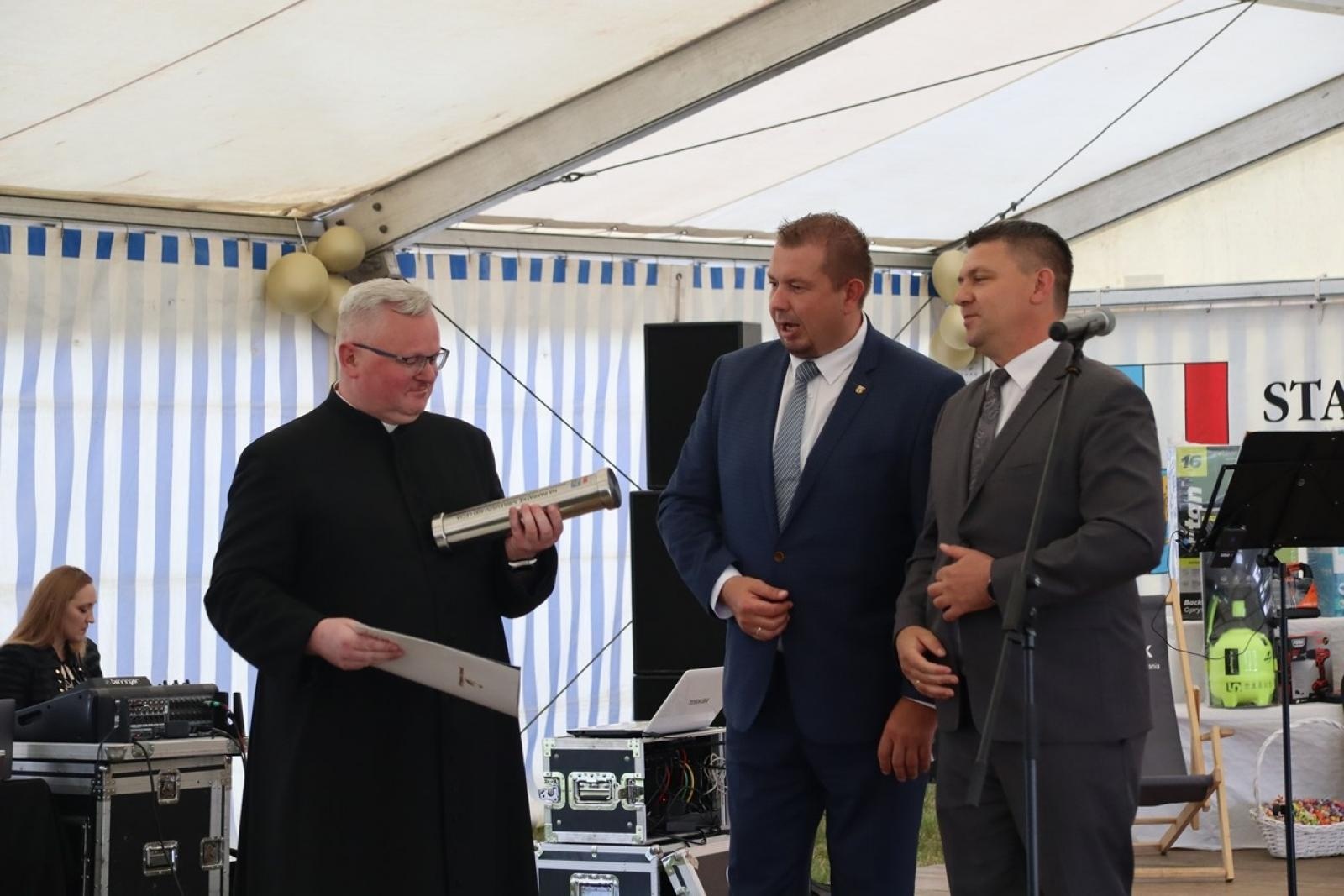 Zdjęcie w galerii na portalu naszraciborz.pl: 800 lat Sławikowa. Parafia hucznie świętowała urodziny wiadomości z regionu