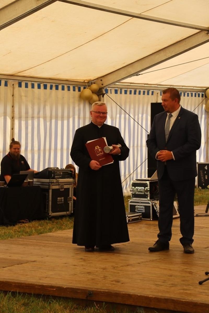 Zdjęcie w galerii na portalu naszraciborz.pl: 800 lat Sławikowa. Parafia hucznie świętowała urodziny wiadomości z regionu