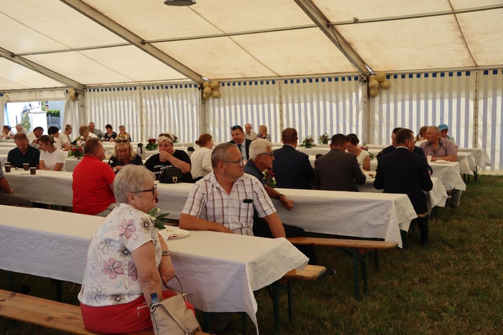 Zdjęcie w galerii na portalu naszraciborz.pl: 800 lat Sławikowa. Parafia hucznie świętowała urodziny wiadomości z regionu