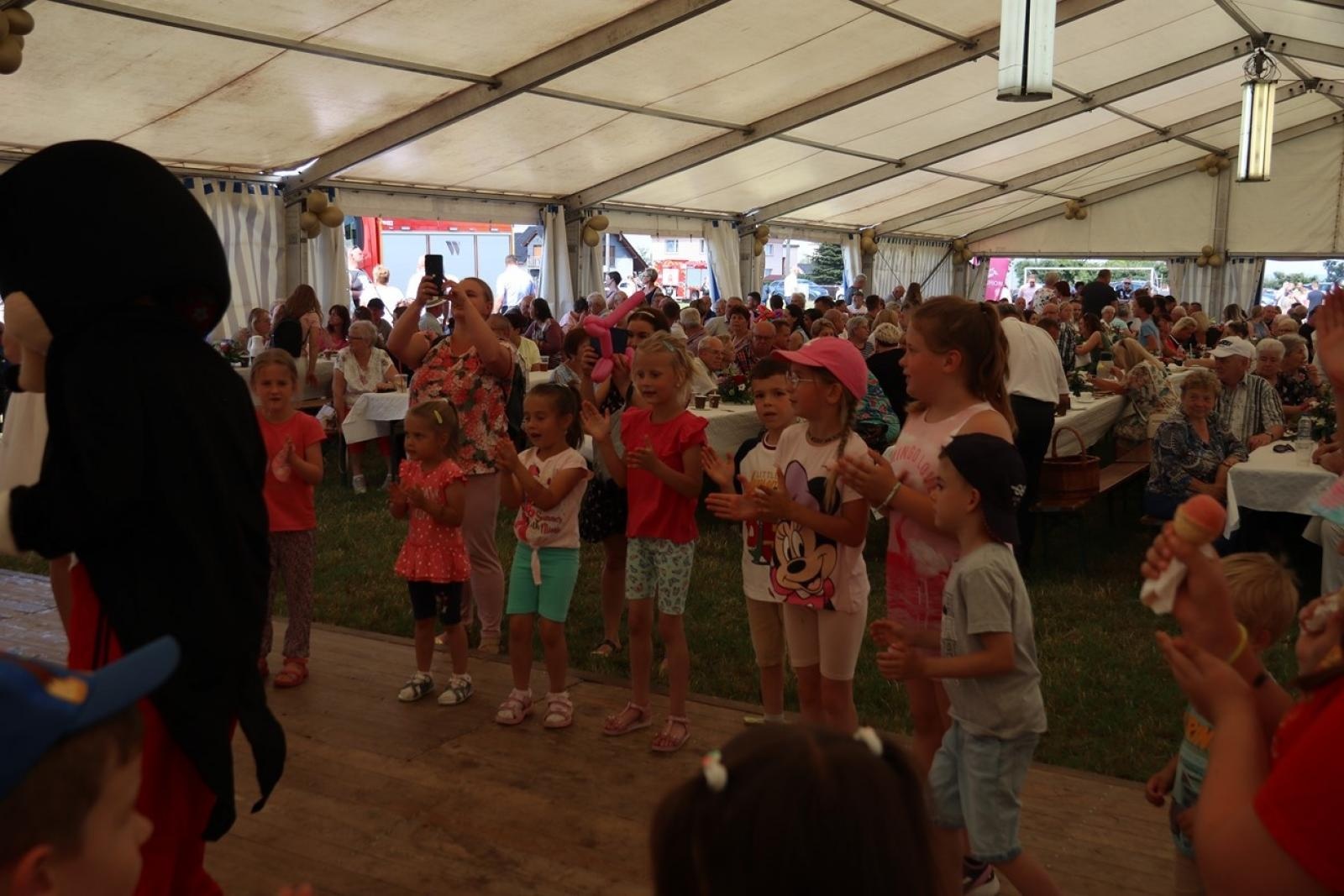 Zdjęcie w galerii na portalu naszraciborz.pl: 800 lat Sławikowa. Parafia hucznie świętowała urodziny wiadomości z regionu