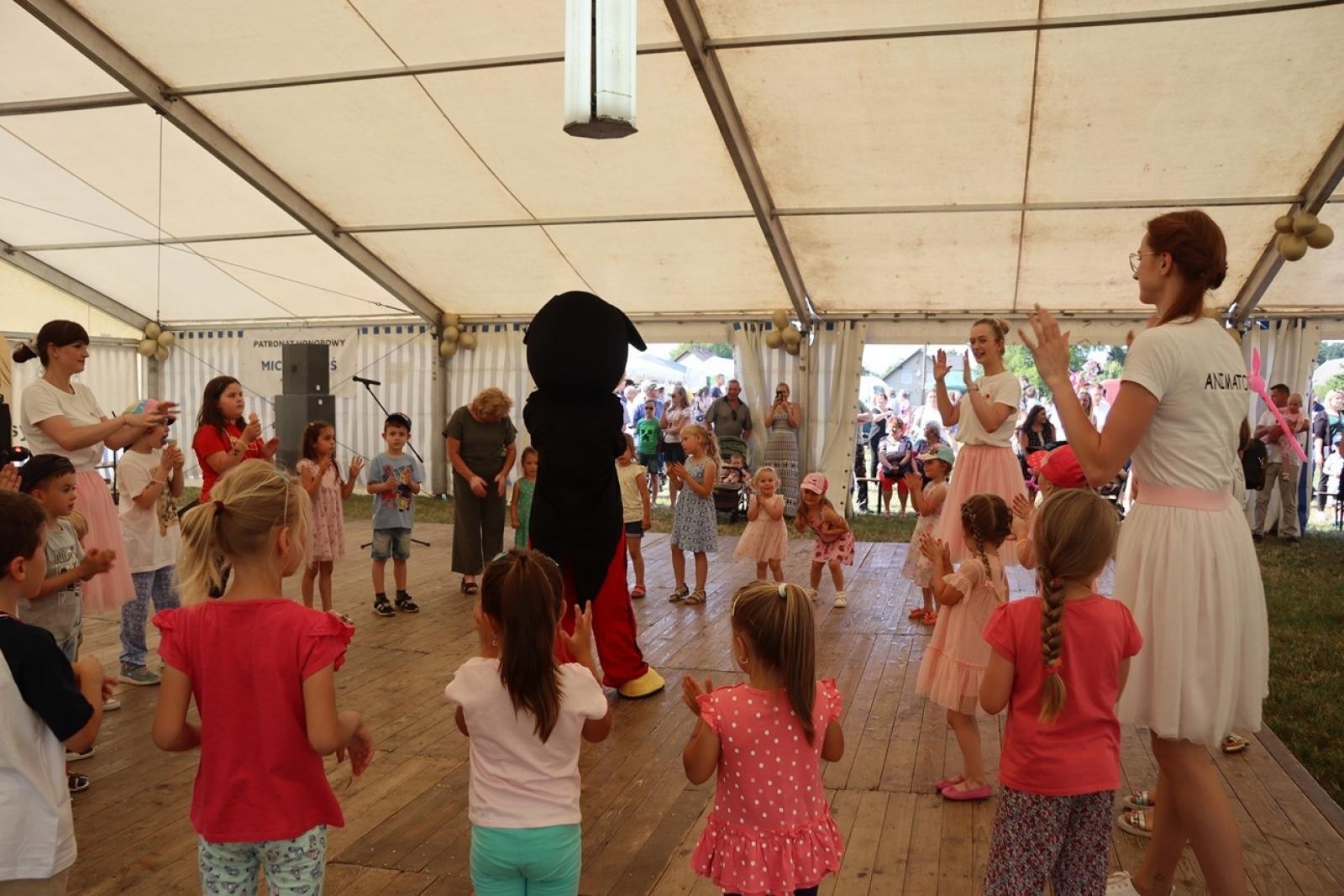 Zdjęcie w galerii na portalu naszraciborz.pl: 800 lat Sławikowa. Parafia hucznie świętowała urodziny wiadomości z regionu