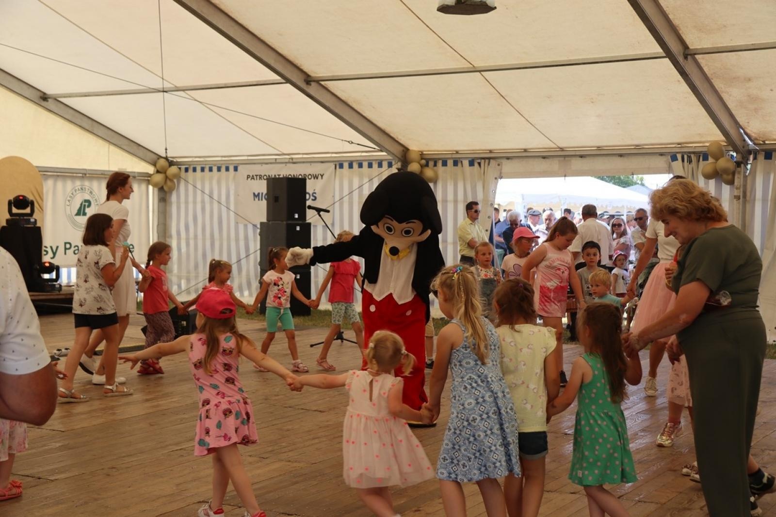 Zdjęcie w galerii na portalu naszraciborz.pl: 800 lat Sławikowa. Parafia hucznie świętowała urodziny wiadomości z regionu