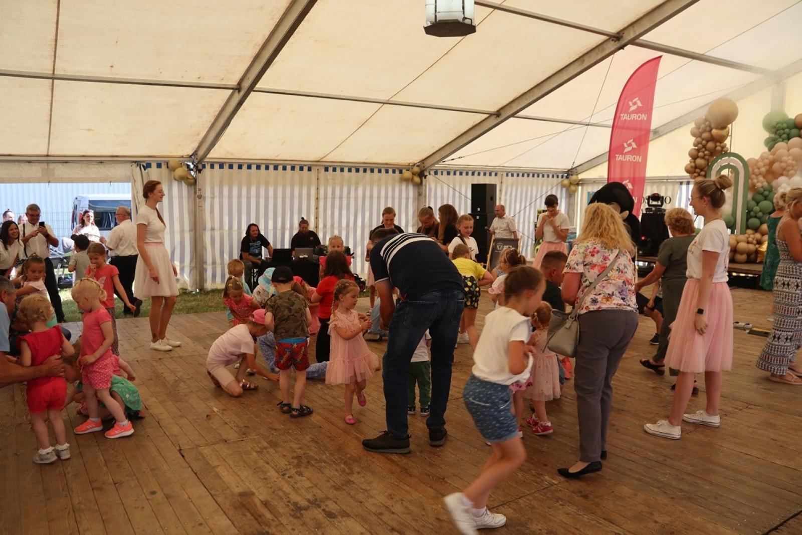 Zdjęcie w galerii na portalu naszraciborz.pl: 800 lat Sławikowa. Parafia hucznie świętowała urodziny wiadomości z regionu