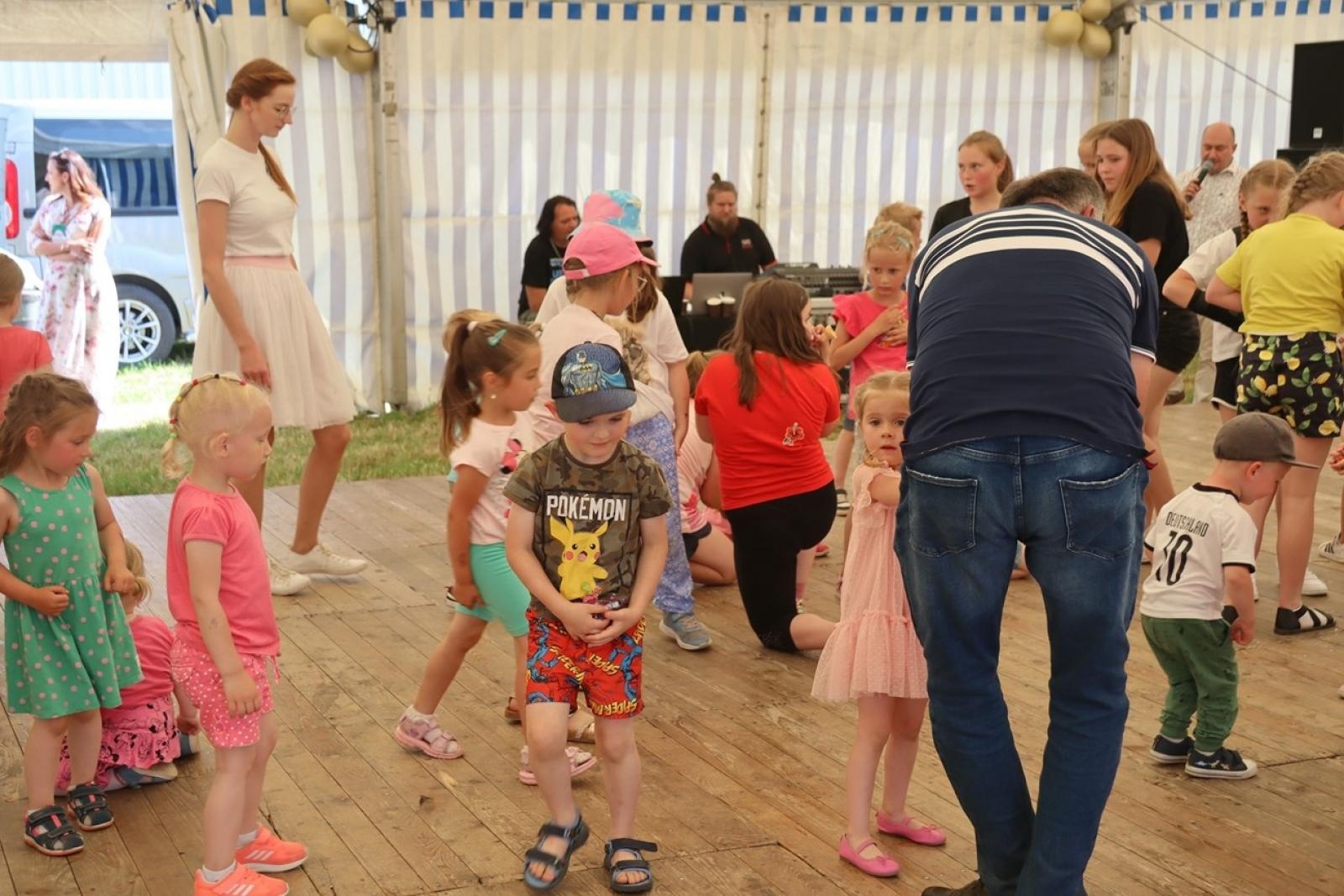 Zdjęcie w galerii na portalu naszraciborz.pl: 800 lat Sławikowa. Parafia hucznie świętowała urodziny wiadomości z regionu