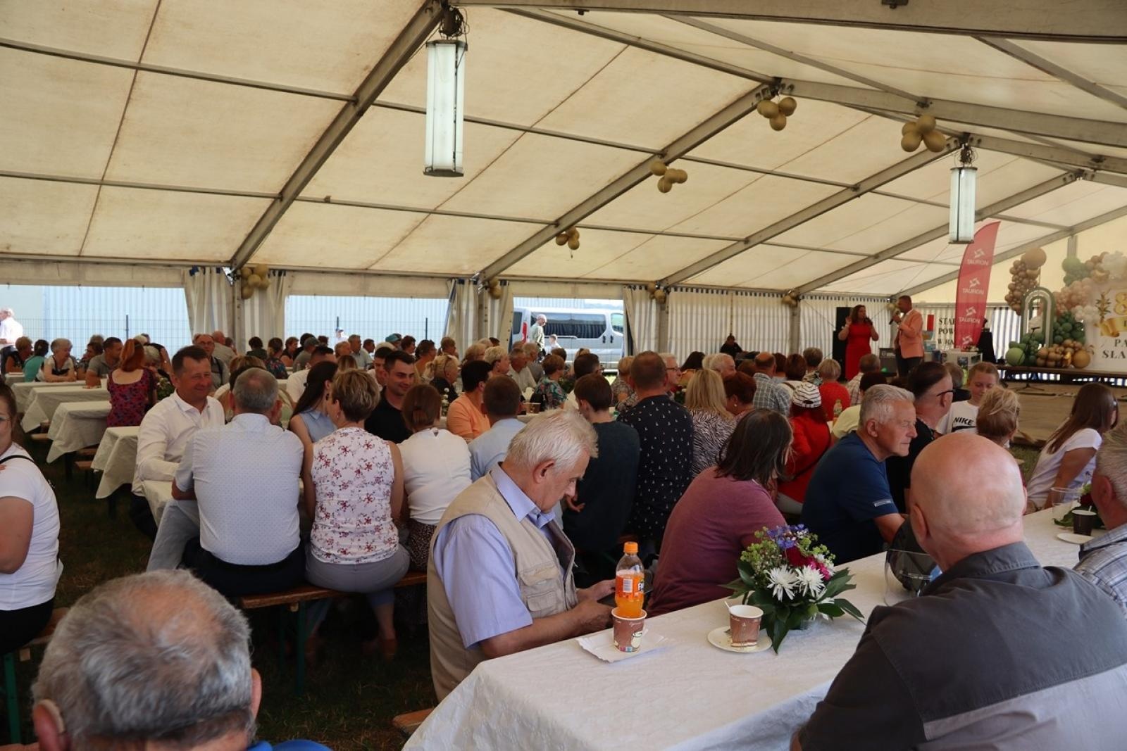 Zdjęcie w galerii na portalu naszraciborz.pl: 800 lat Sławikowa. Parafia hucznie świętowała urodziny wiadomości z regionu