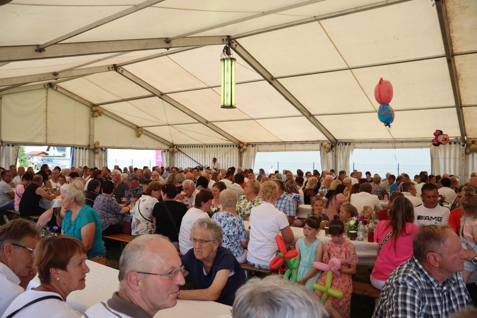 Zdjęcie w galerii na portalu naszraciborz.pl: 800 lat Sławikowa. Parafia hucznie świętowała urodziny wiadomości z regionu