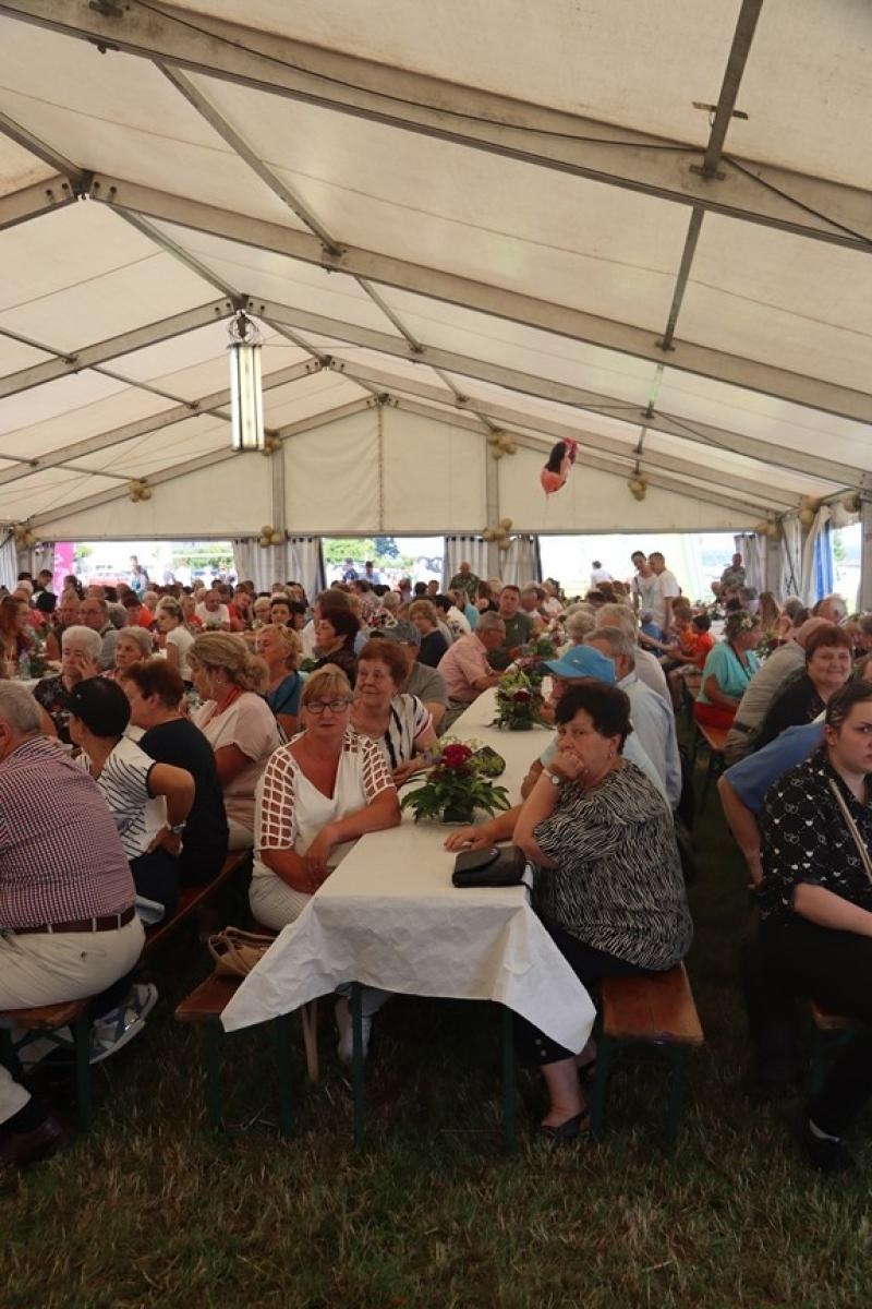 Zdjęcie w galerii na portalu naszraciborz.pl: 800 lat Sławikowa. Parafia hucznie świętowała urodziny wiadomości z regionu